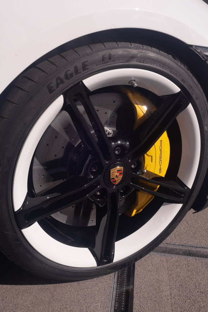 Illustration for article titled Porsche Has A Very Specific Official Way Of Aligning The Crest On Its Wheels